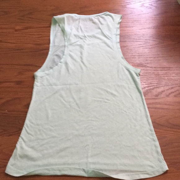 Muscle tank with yin-yang - Picture 2 of 3